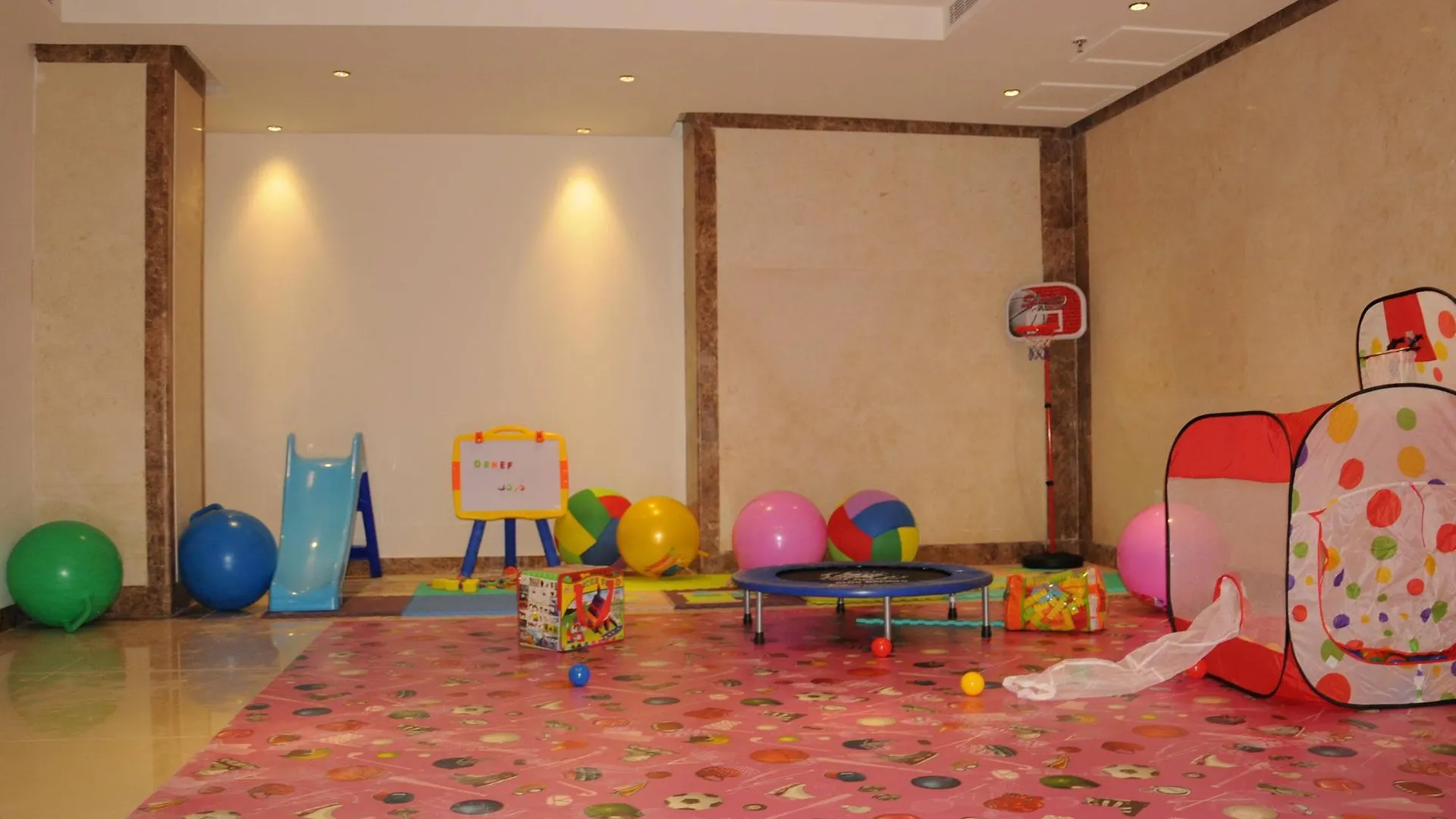 Drnef Hotel Kudai